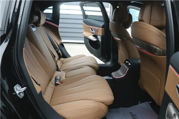 Mercedes-Benz E 300 L, 2026 25