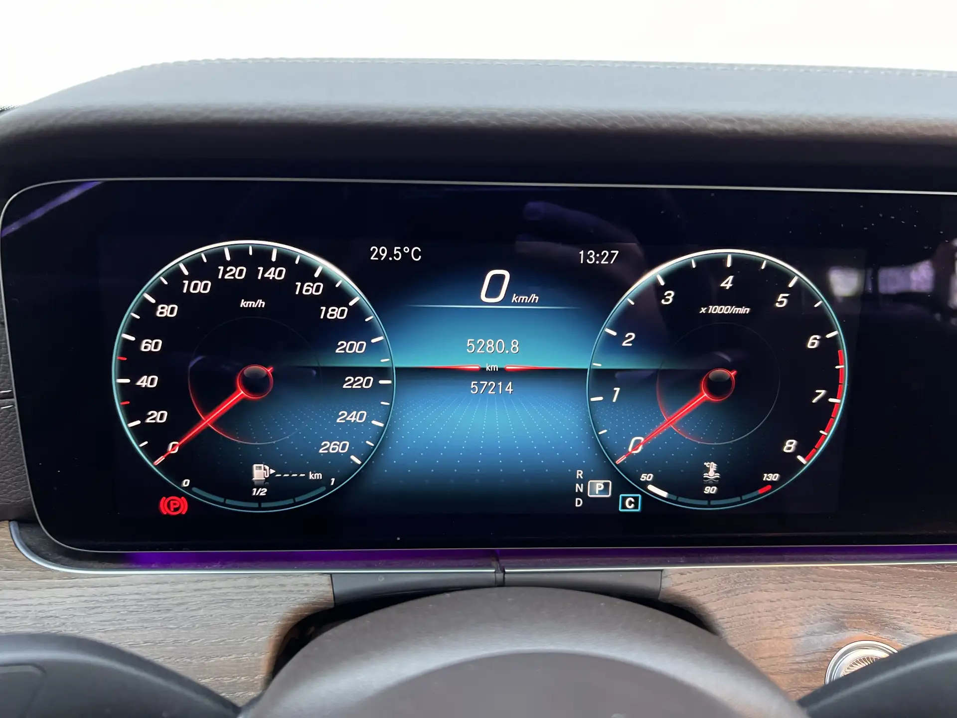 Mercedes-Benz E 300 L, 2023 16