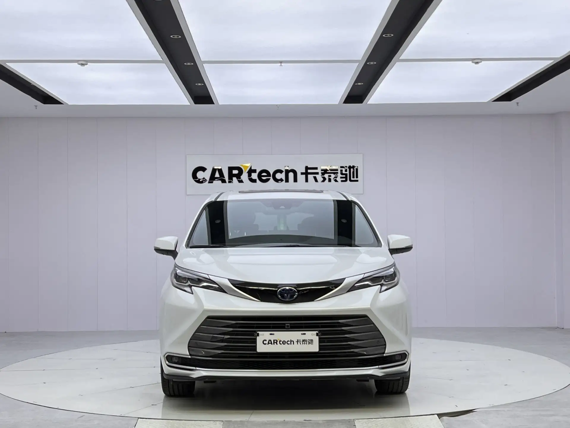 Toyota Sienna, 2024 3