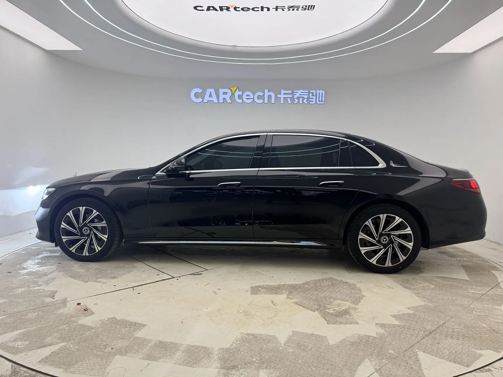 Mercedes-Benz E 300 L, 2024 6