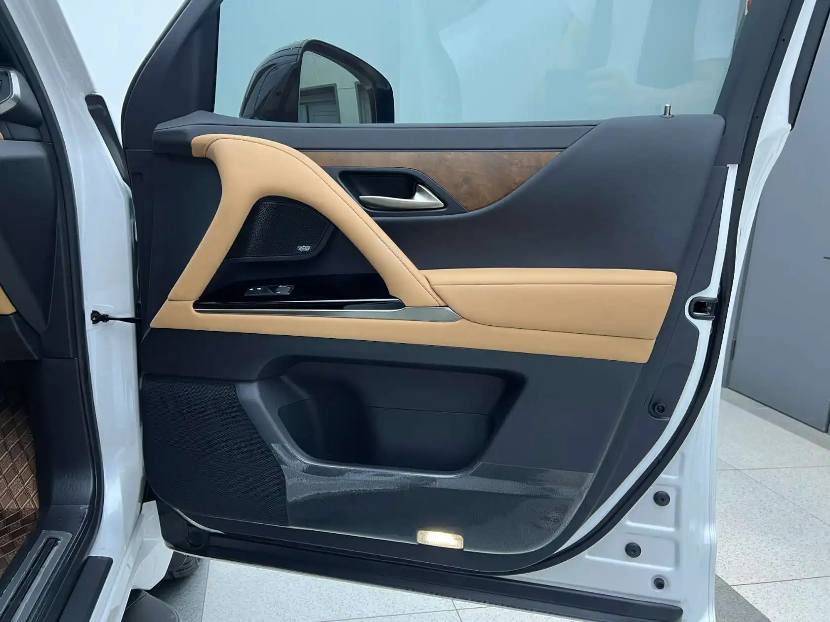 Lexus LX 600, 2025 21