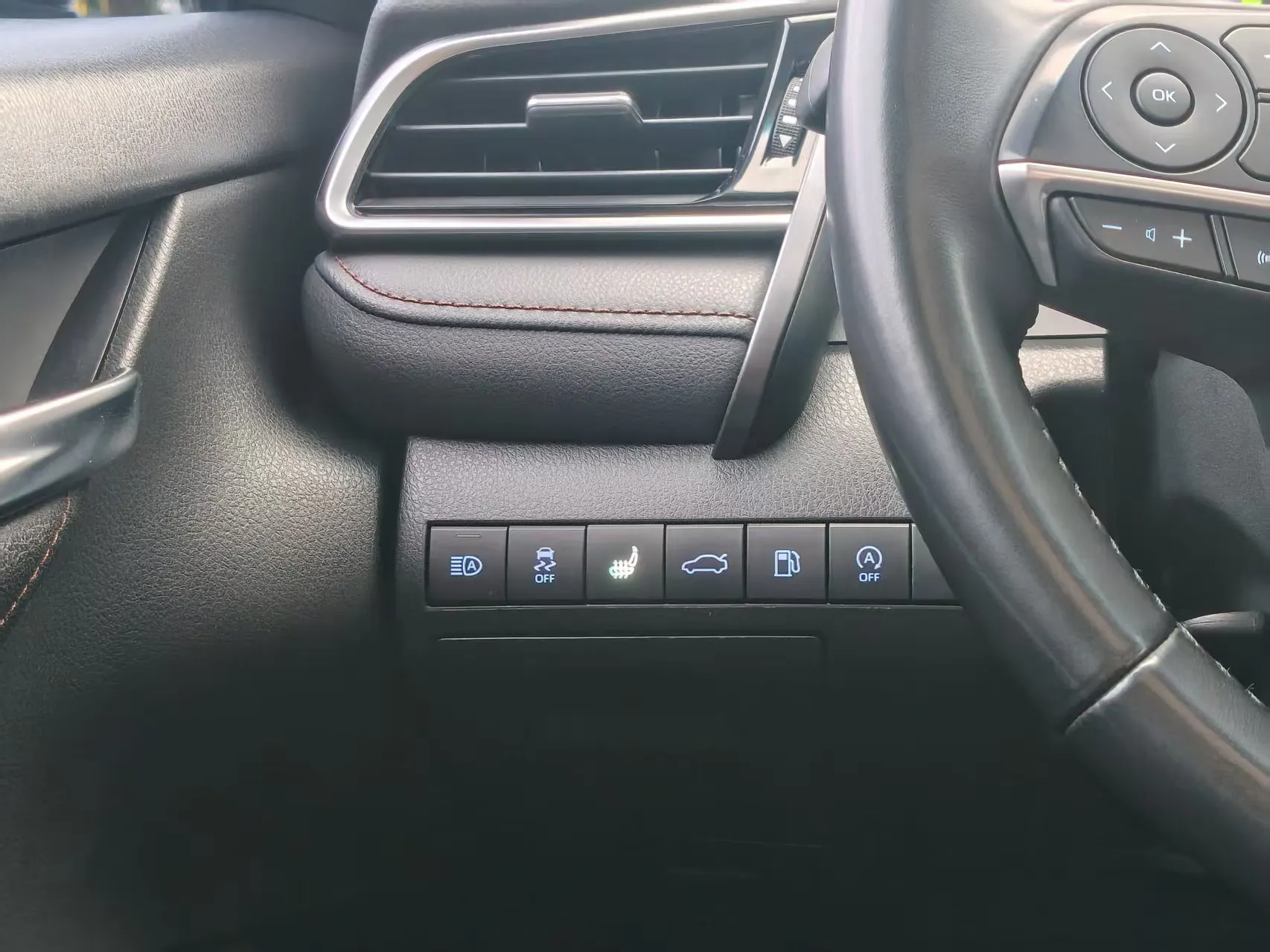 Toyota Camry, 2019 25