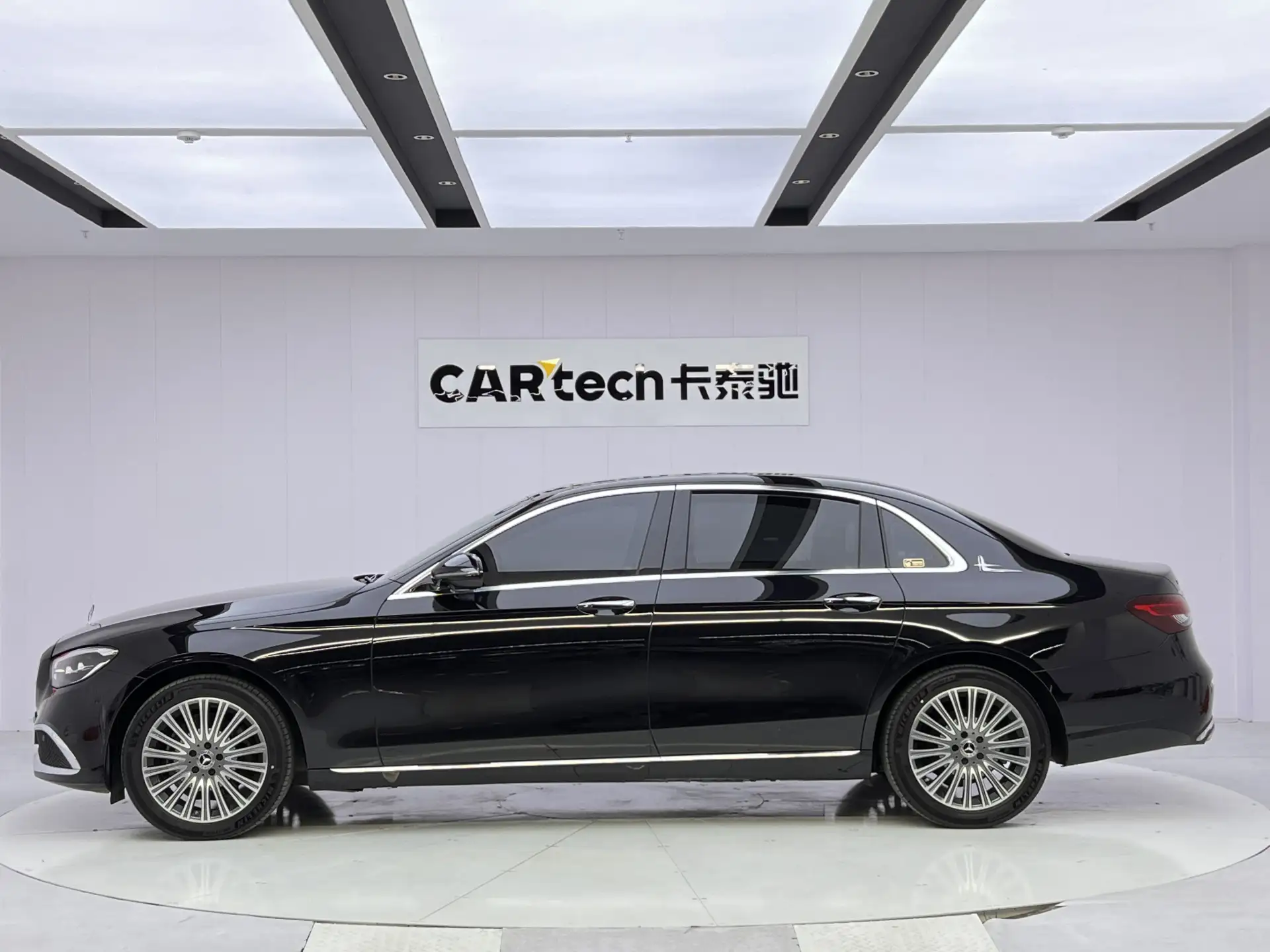 Mercedes-Benz E 300 L, 2023 8