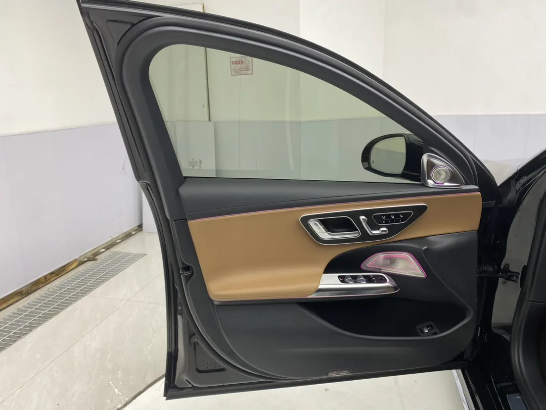 Mercedes-Benz E 350 e, 2025 16