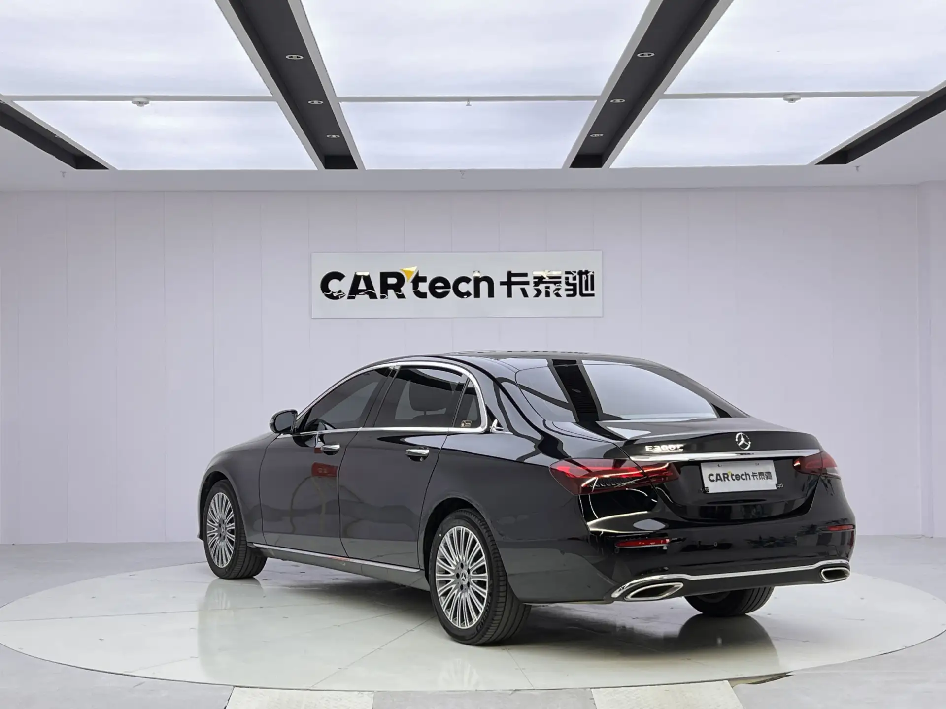 Mercedes-Benz E 300 L, 2023 7