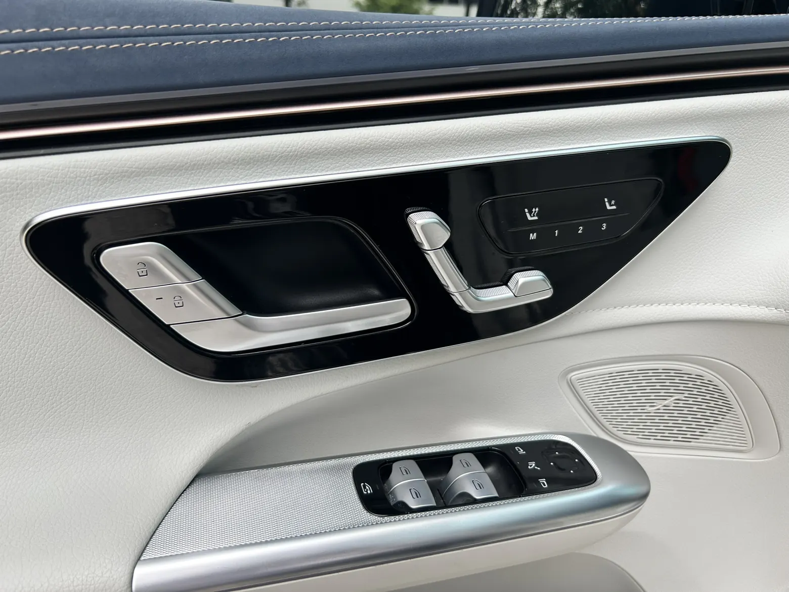 Mercedes-Benz EQE, 2023 15