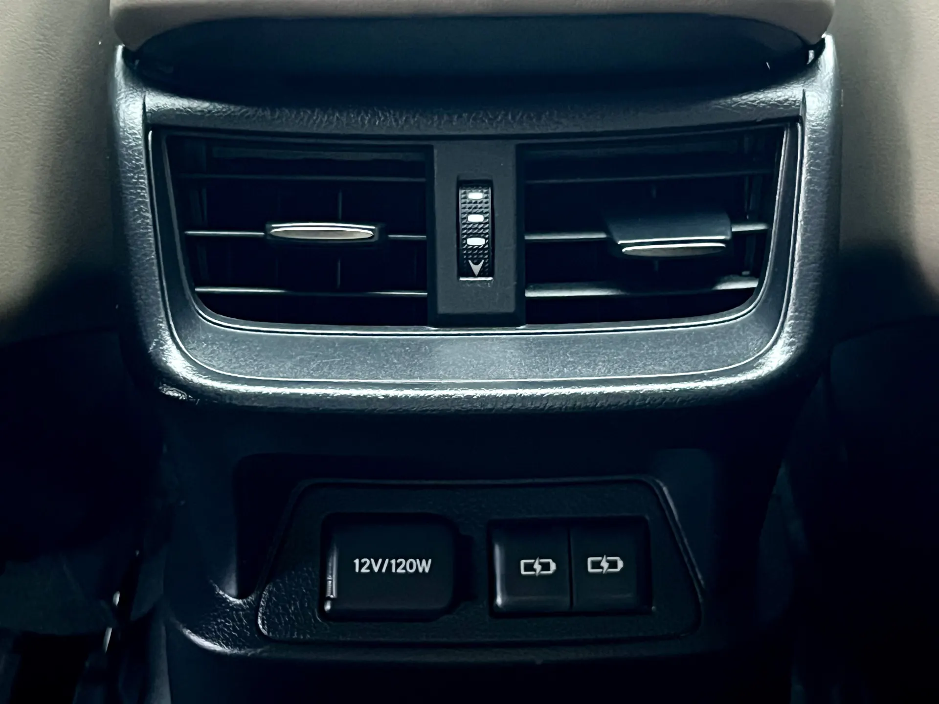 Lexus ES 200, 2021 21