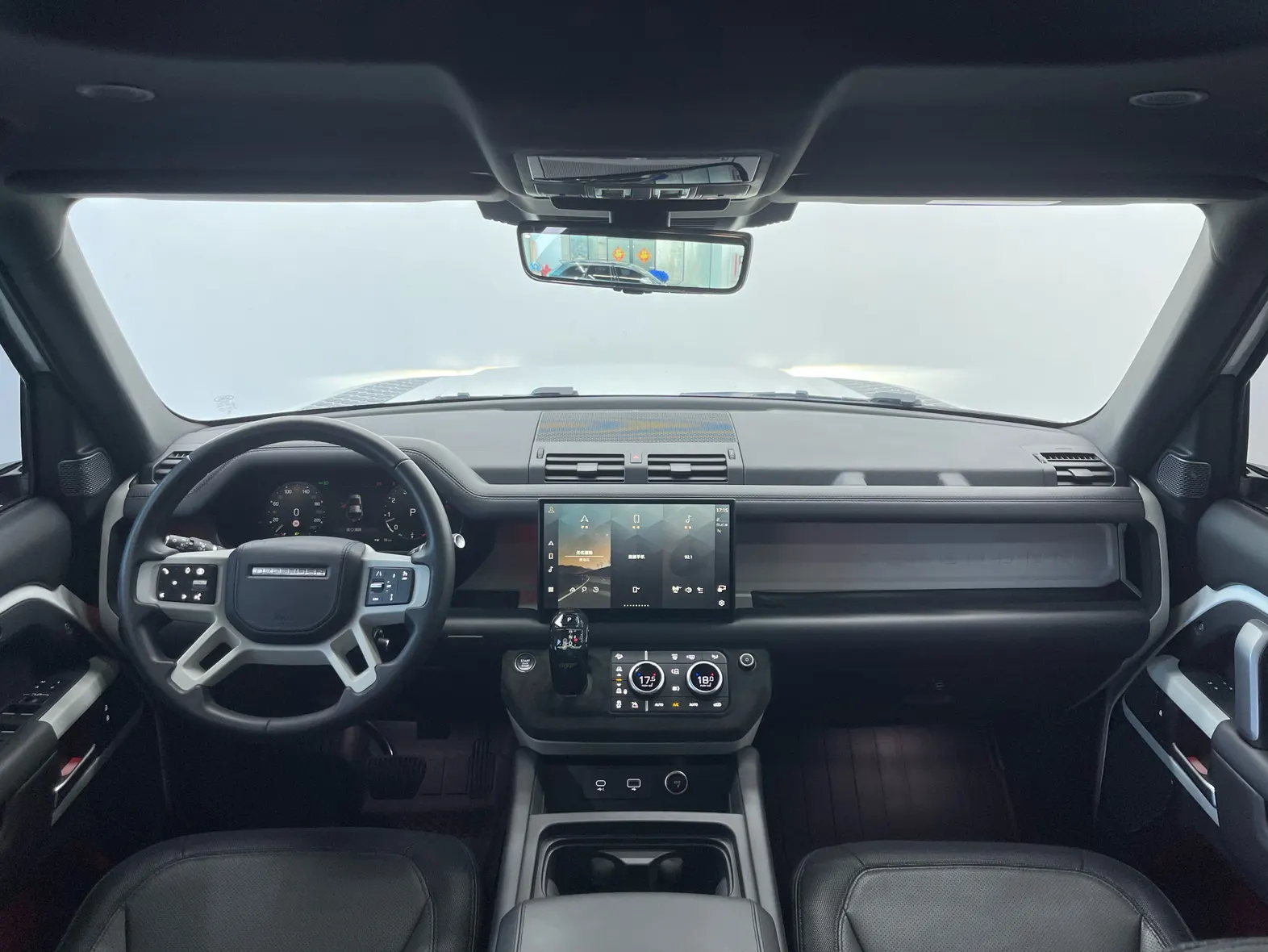Land Rover Defender, 2024 12