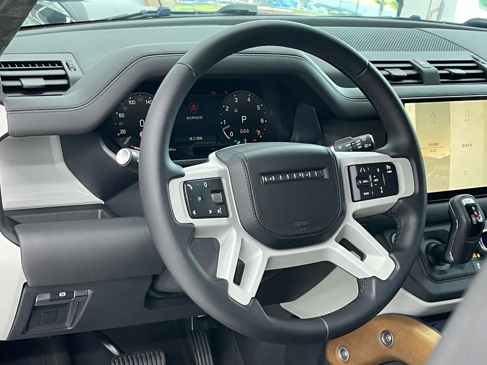 Land Rover Defender, 2022 23