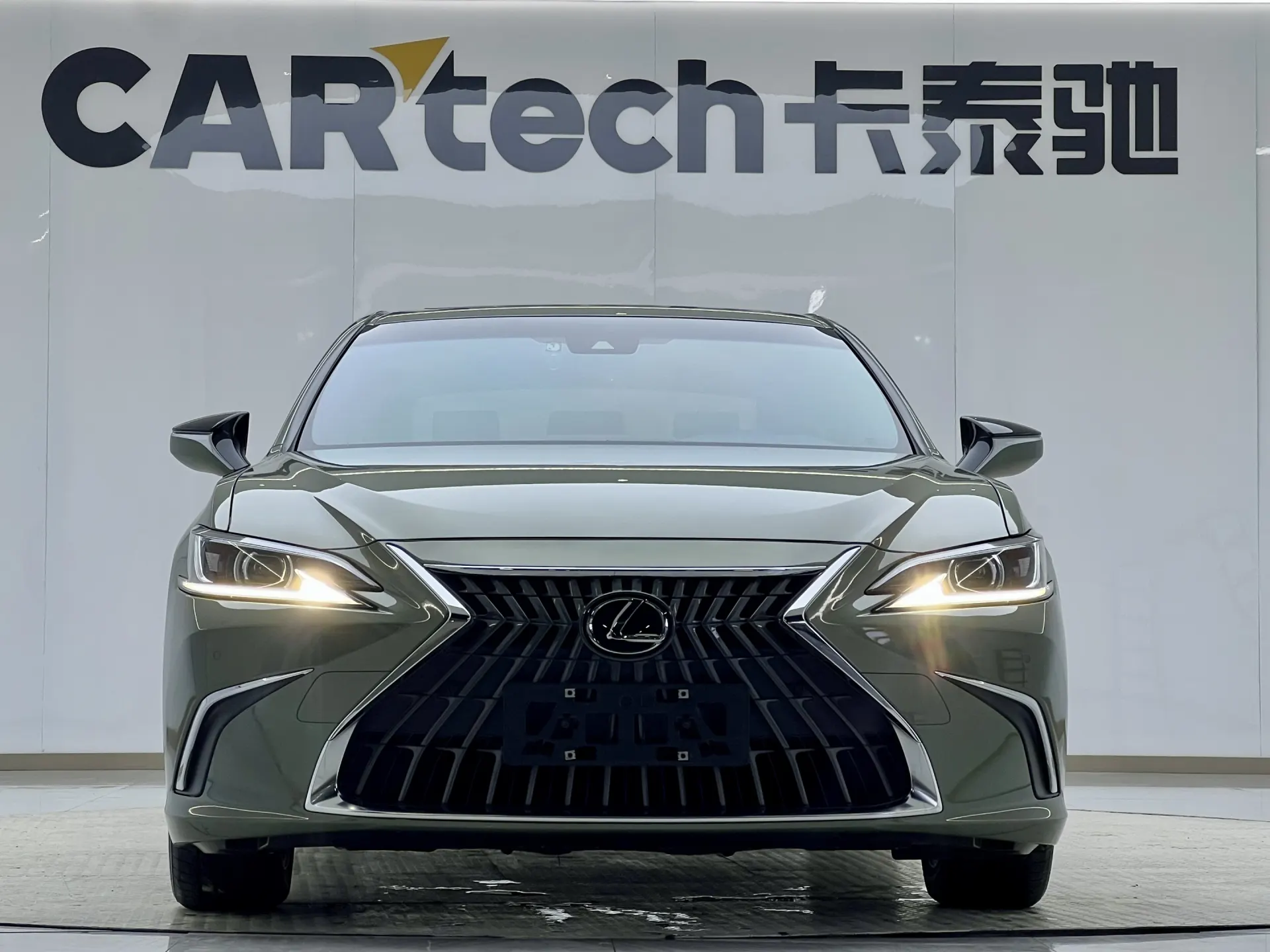 Lexus ES 200, 2021 2