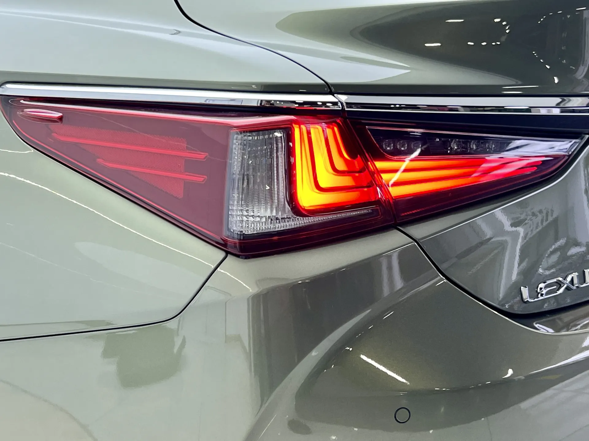 Lexus ES 200, 2021 14