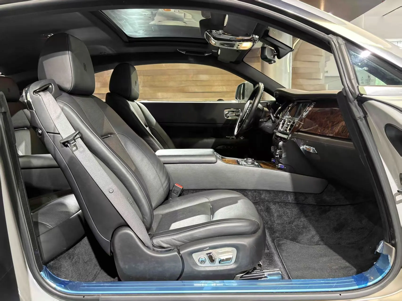 Rolls-Royce Wraith, 2015 все фото