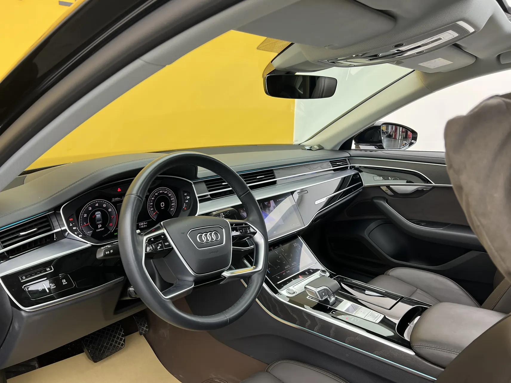 Audi A8L 45 TFSI, 2024 33