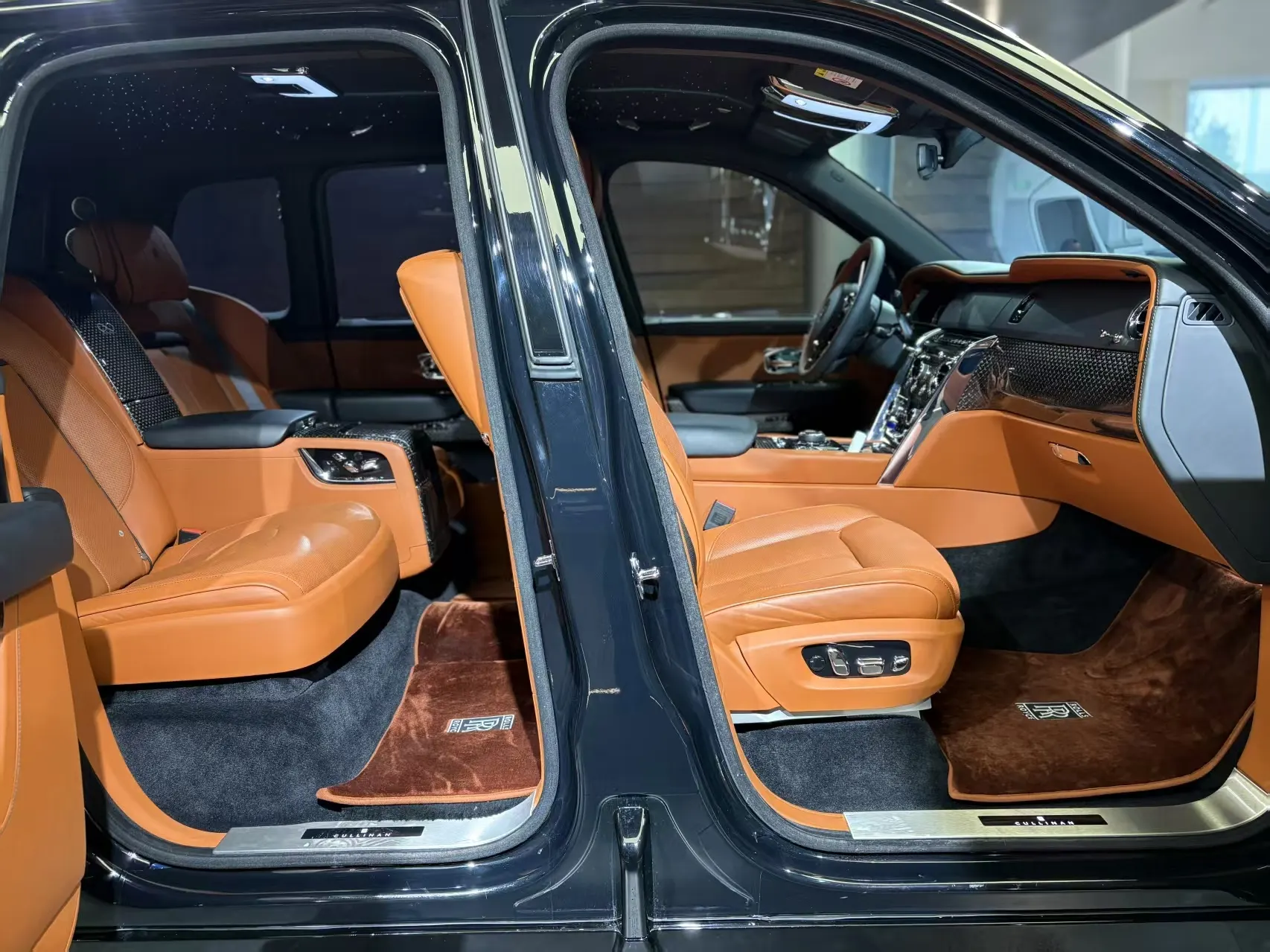 Rolls-Royce Cullinan, 2020 9