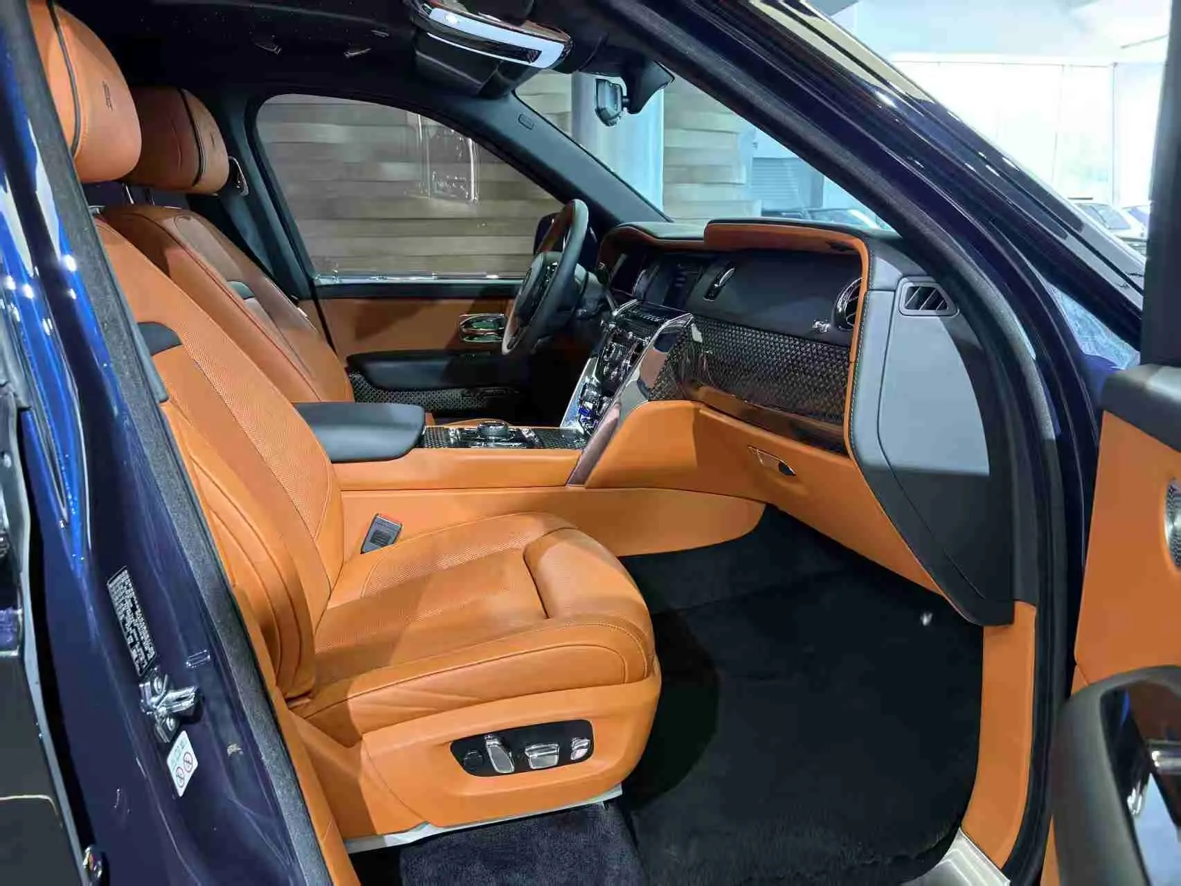 Rolls-Royce Cullinan, 2020 7
