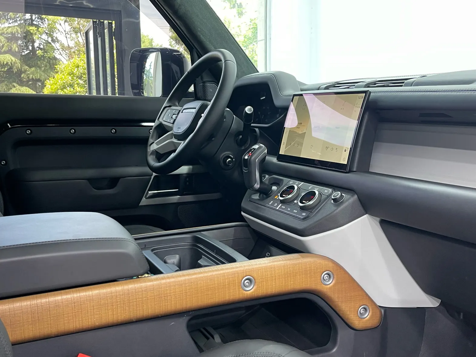 Land Rover Defender, 2022 17