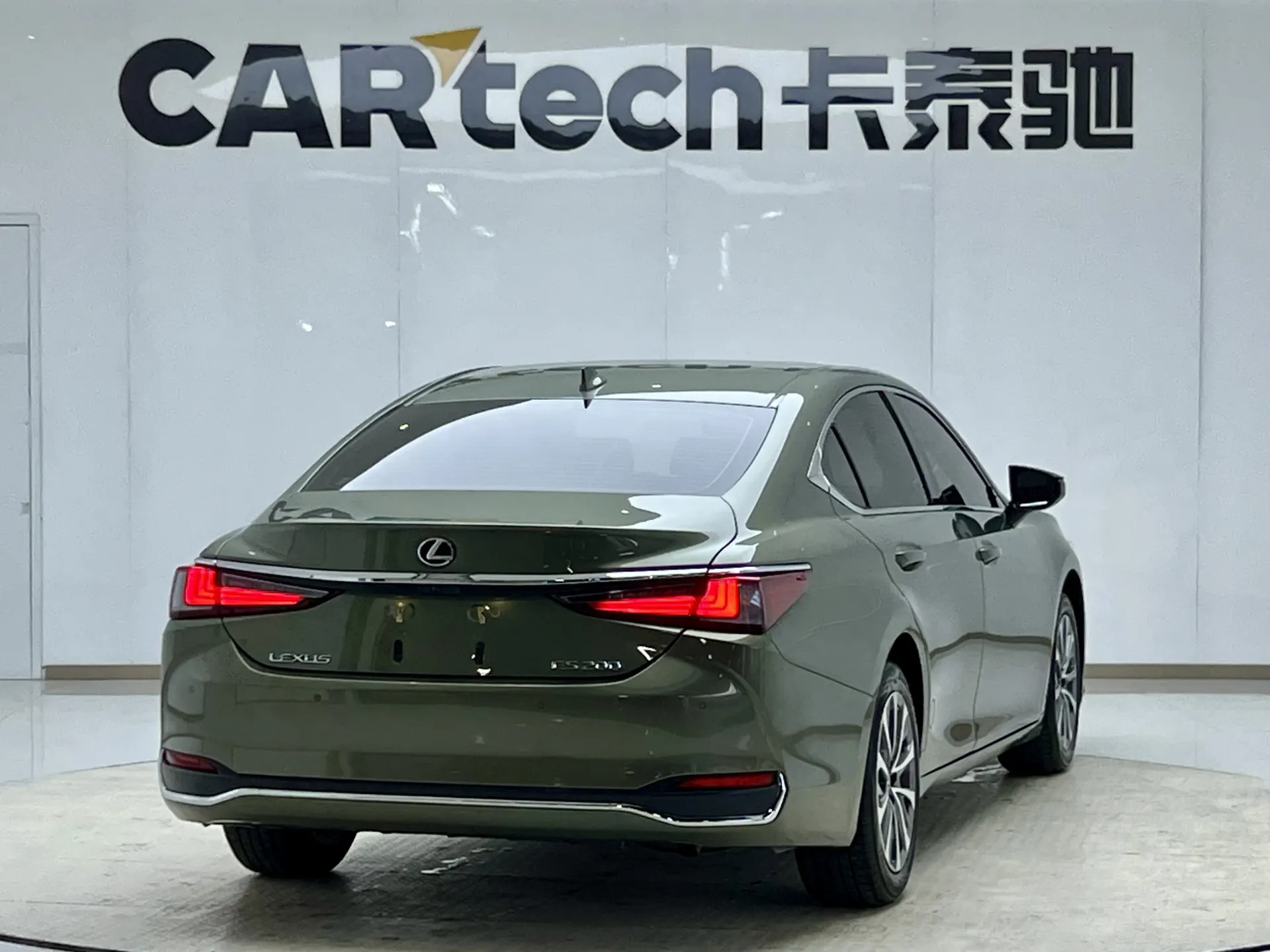 Lexus ES 200, 2021 3