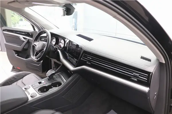 Volkswagen Touareg, 2022 20