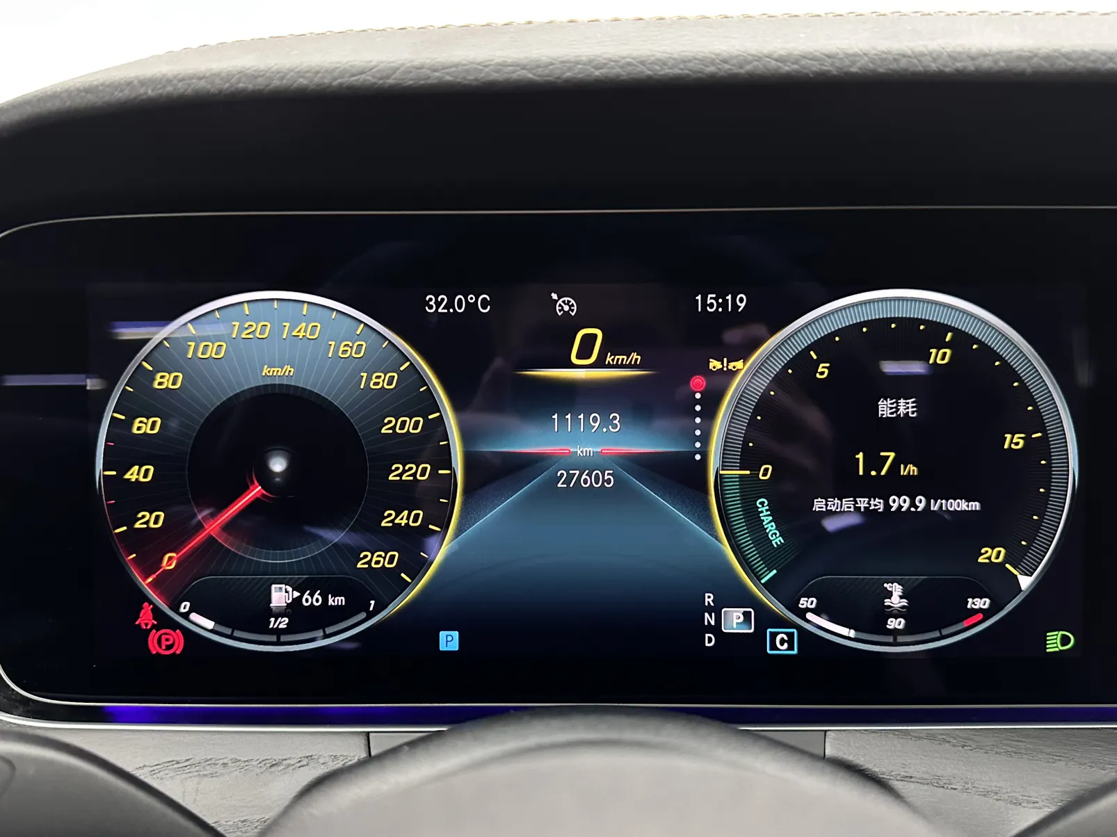 Mercedes-Benz E 300 L, 2023 13