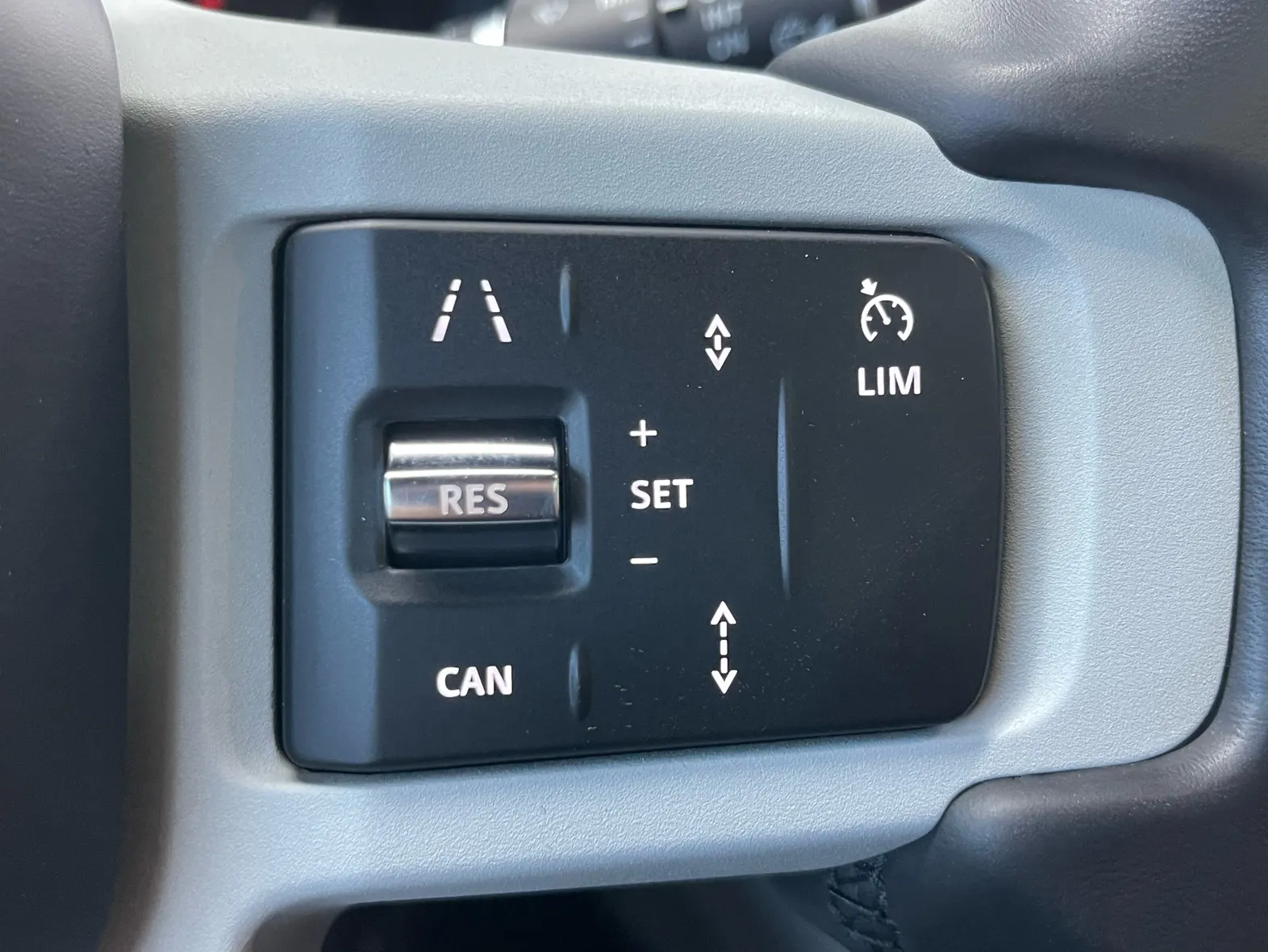 Land Rover Defender, 2024 27