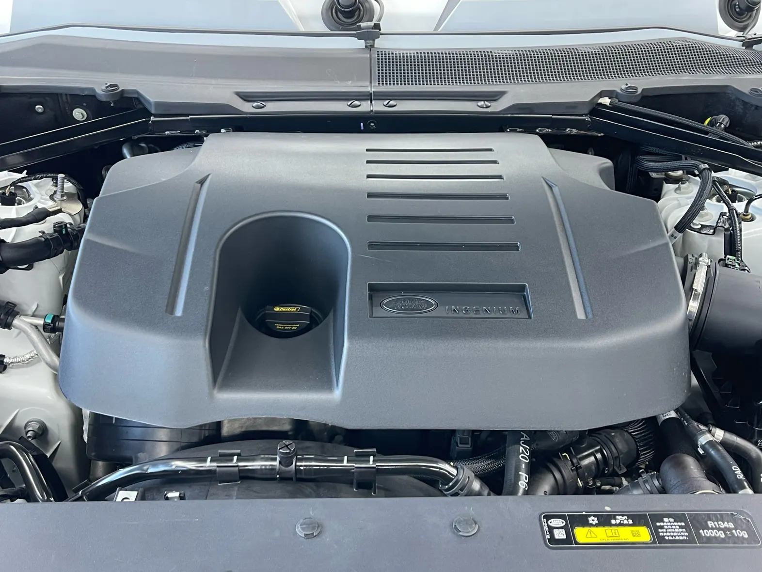 Land Rover Defender, 2024 8