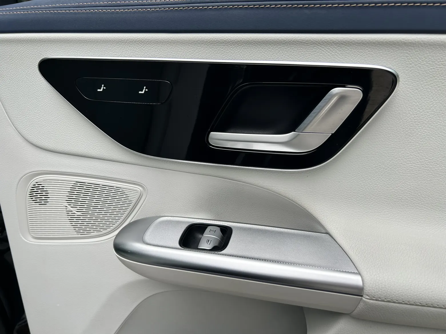 Mercedes-Benz EQE, 2023 23
