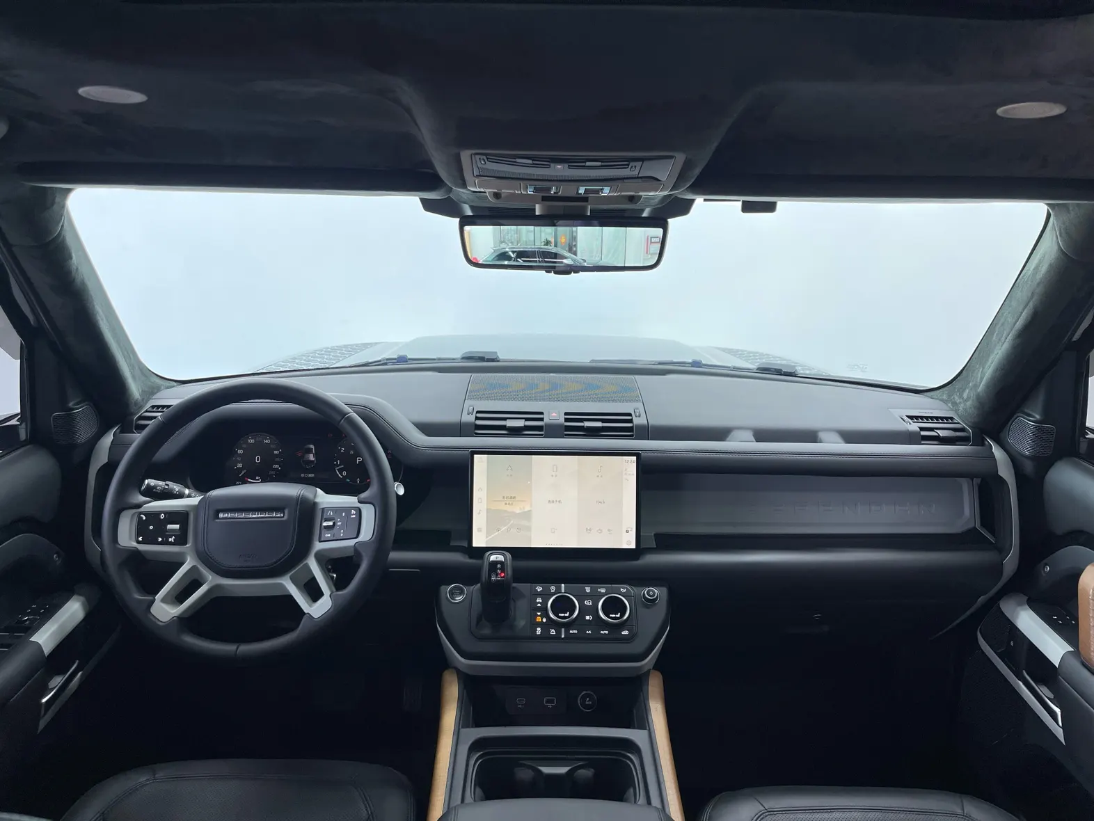 Land Rover Defender, 2022 12