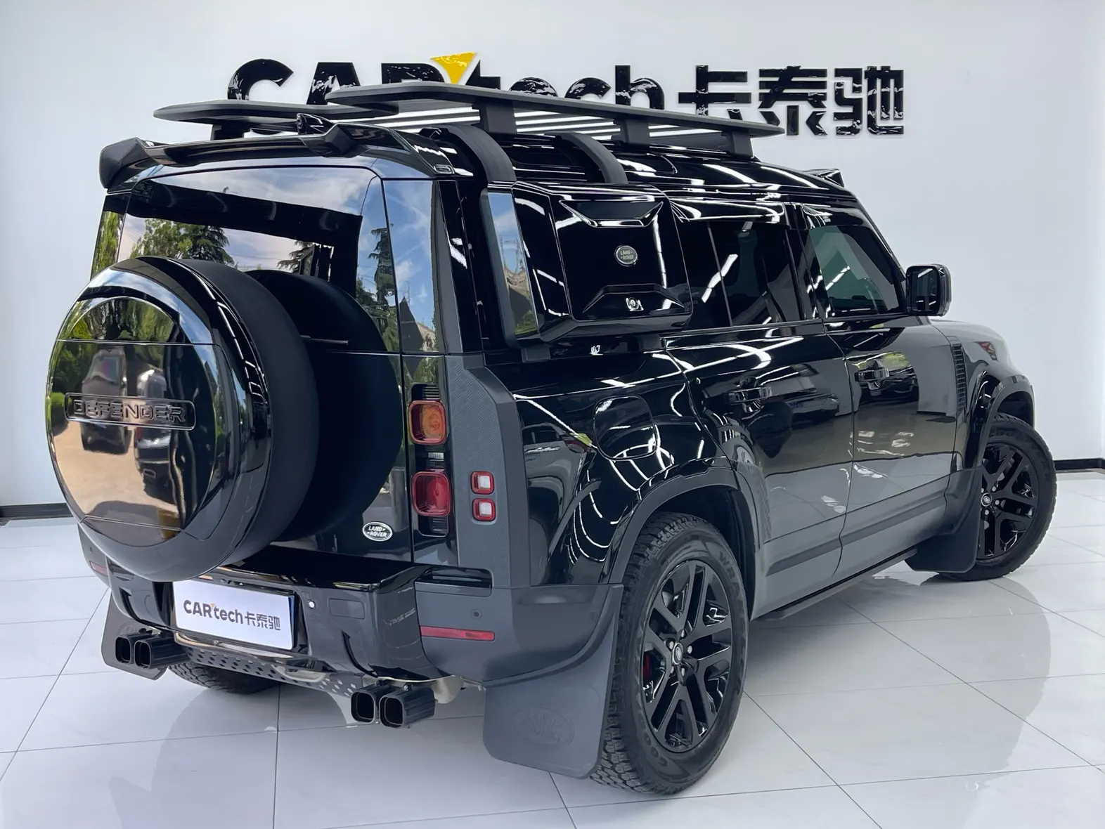 Land Rover Defender, 2022 3