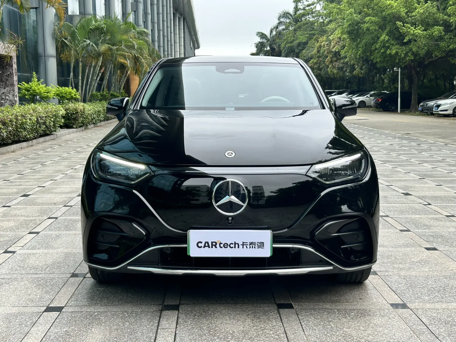 Mercedes-Benz EQE, 2023 3