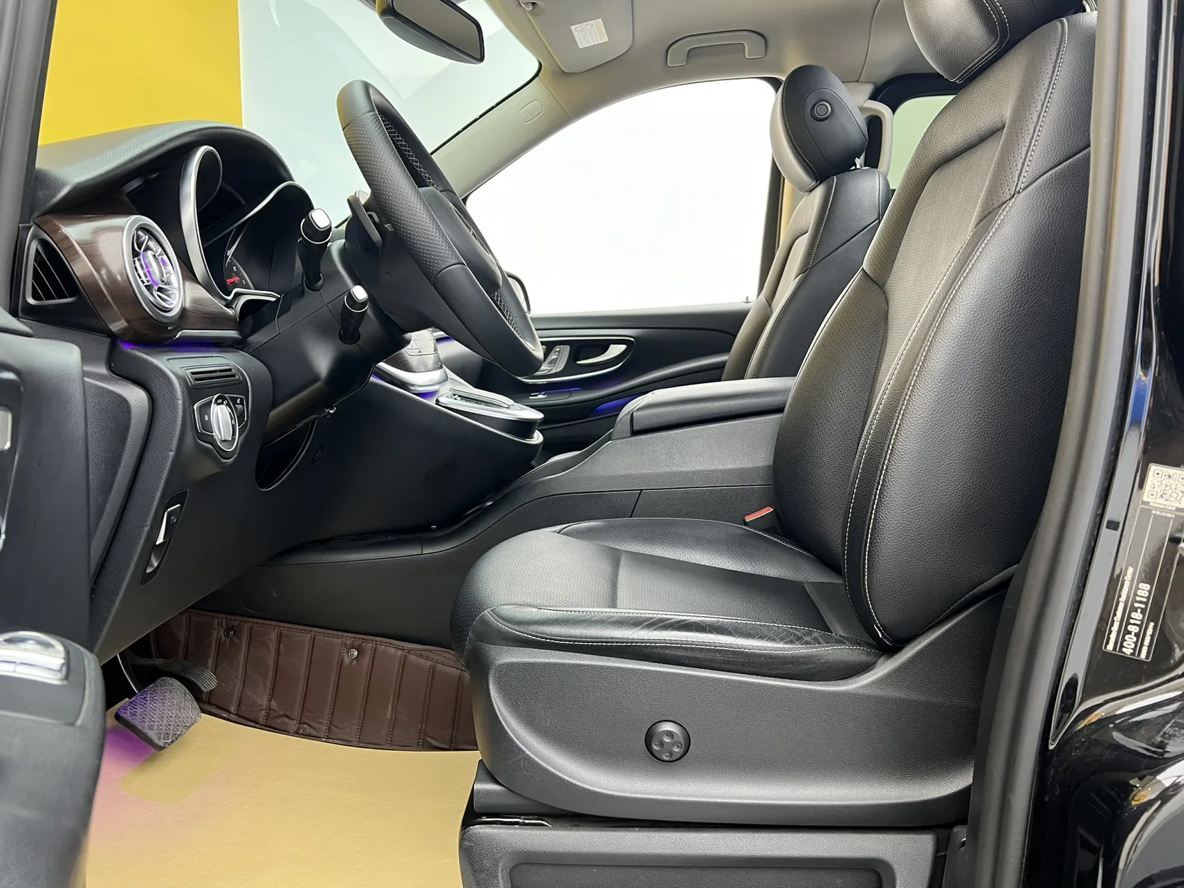Mercedes-Benz V, 2021 21