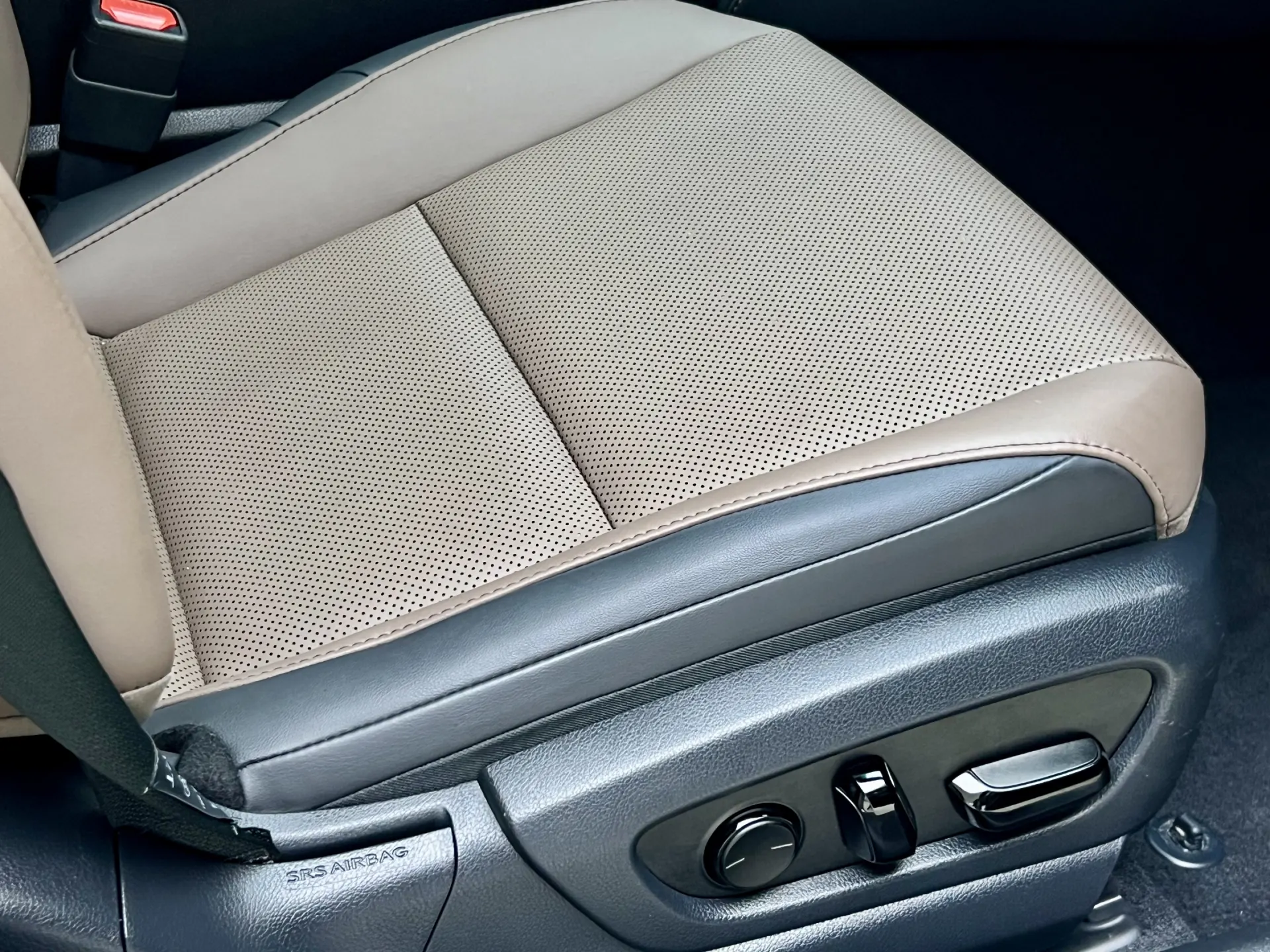 Lexus ES 200, 2021 19