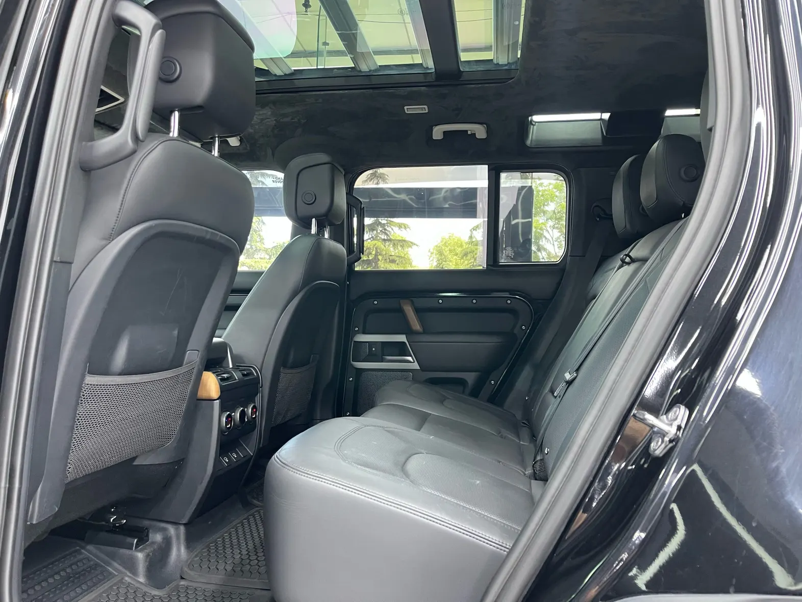 Land Rover Defender, 2022 18