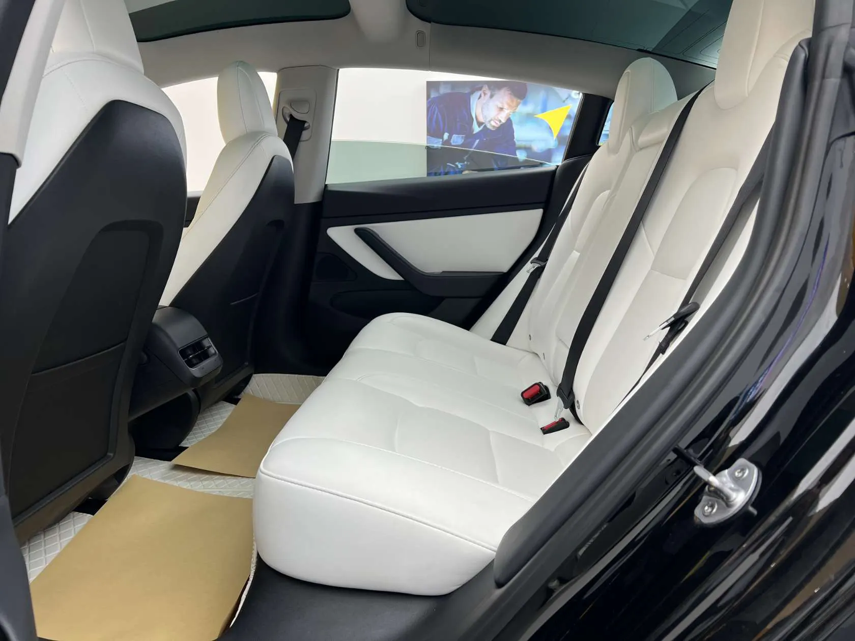 Tesla Model 3, 2020 35