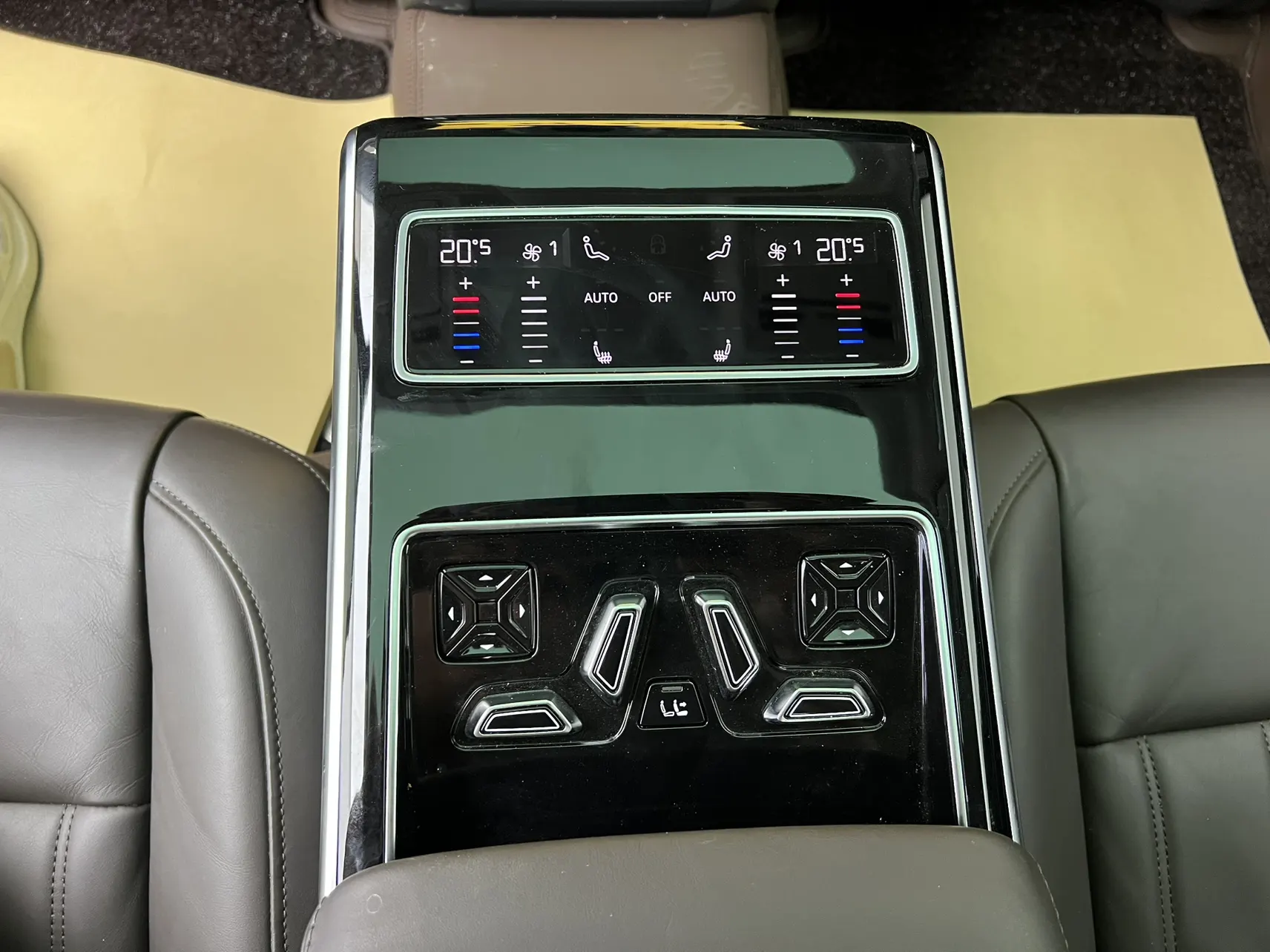 Audi A8L 45 TFSI, 2024 28