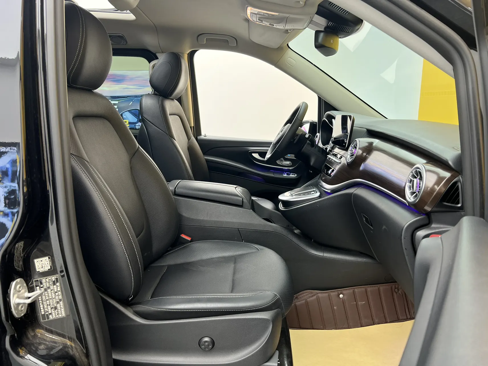 Mercedes-Benz V, 2021 22