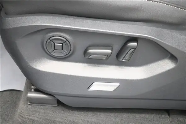 Volkswagen Touareg, 2022 12