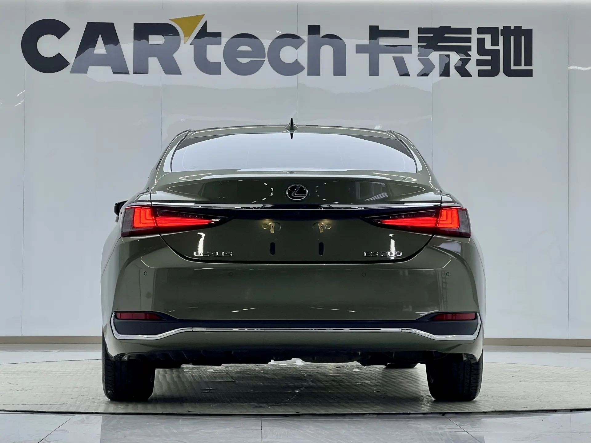 Lexus ES 200, 2021 4