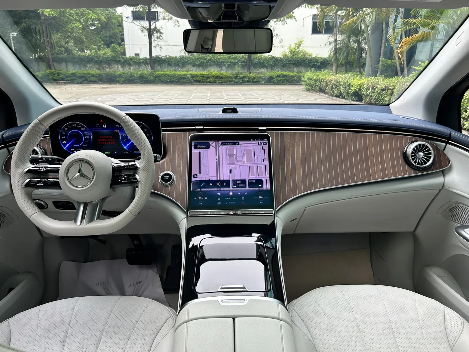 Mercedes-Benz EQE, 2023 12