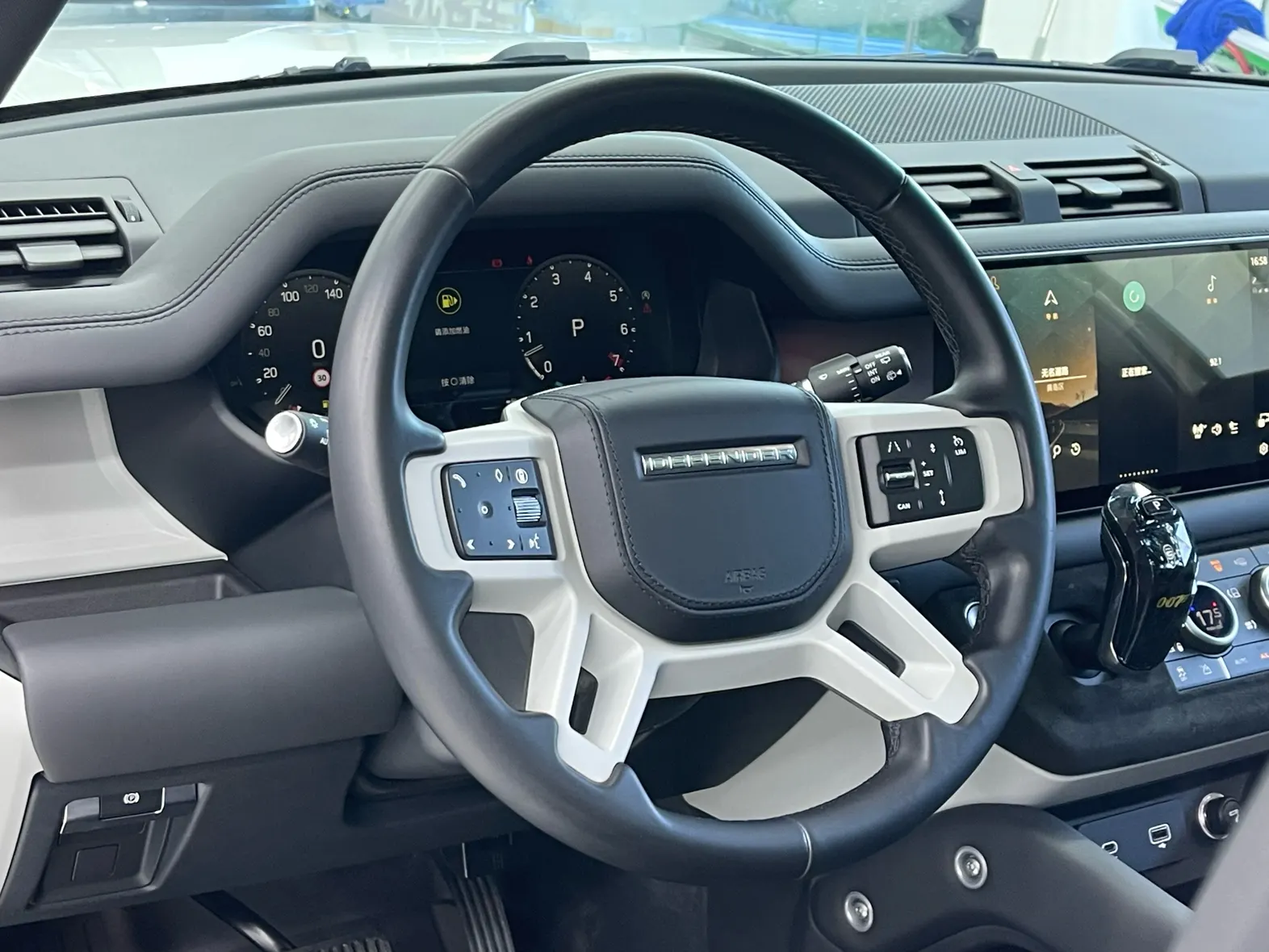 Land Rover Defender, 2024 21