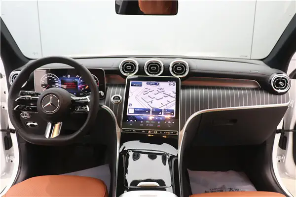 Mercedes-Benz GLC 300 L, 2024 4