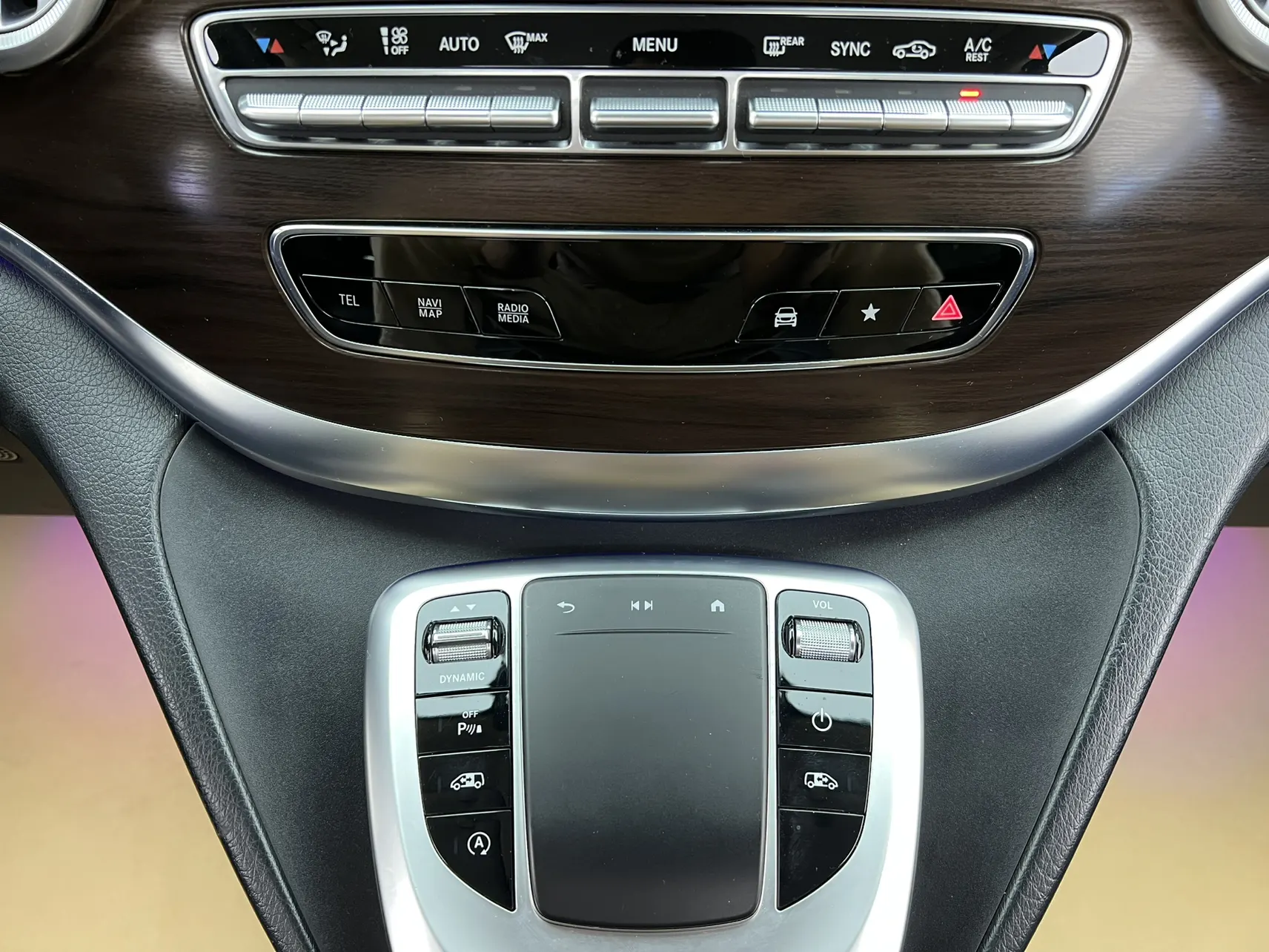Mercedes-Benz V, 2021 27