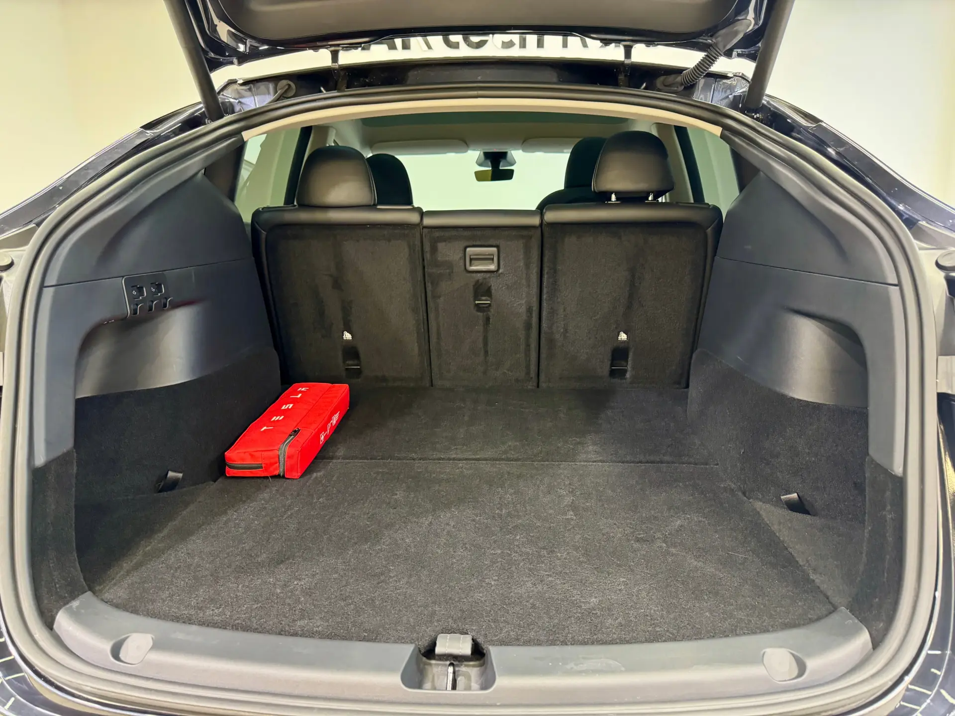 Tesla Model Y, 2024 21