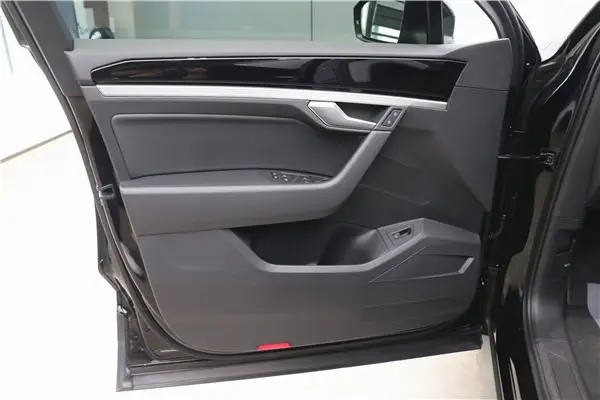 Volkswagen Touareg, 2022 10