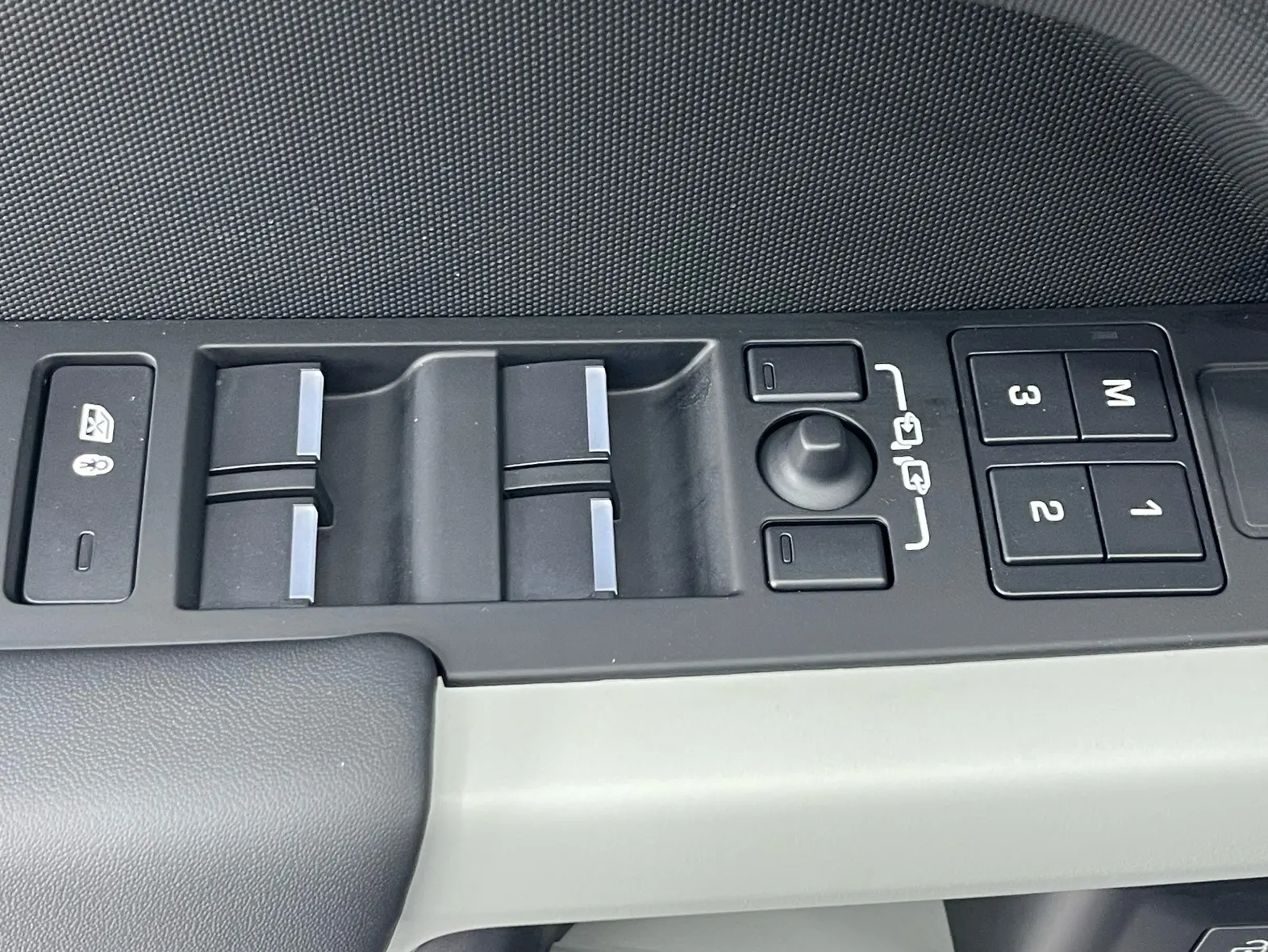 Land Rover Defender, 2024 11