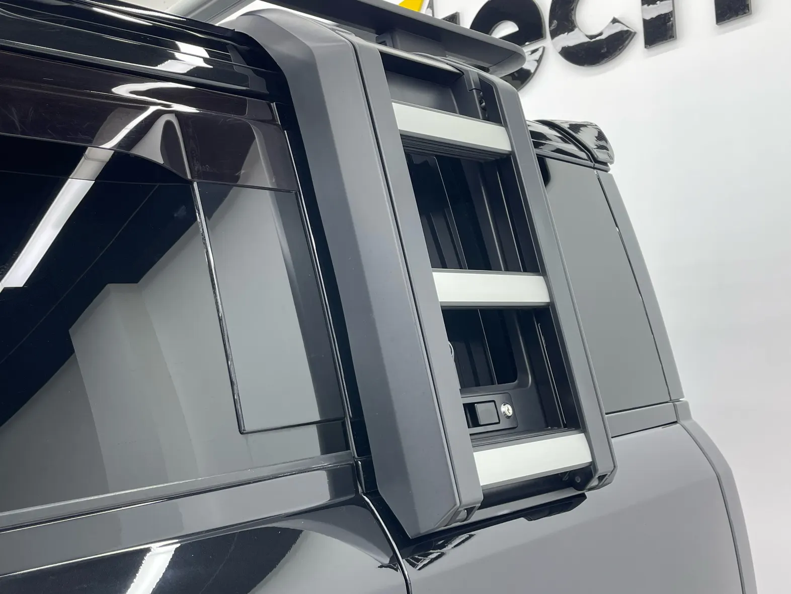 Land Rover Defender, 2022 все фото