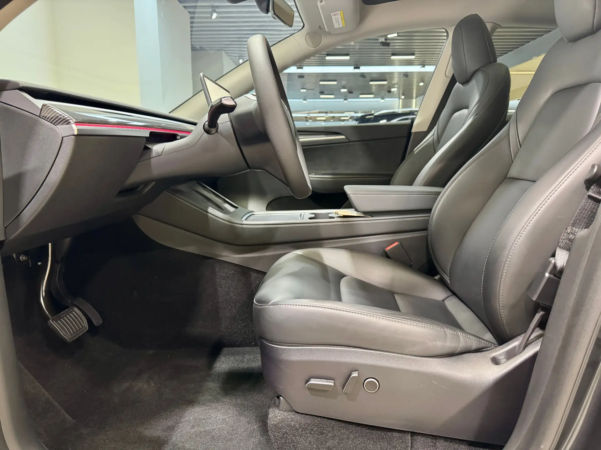 Tesla Model Y, 2024 6