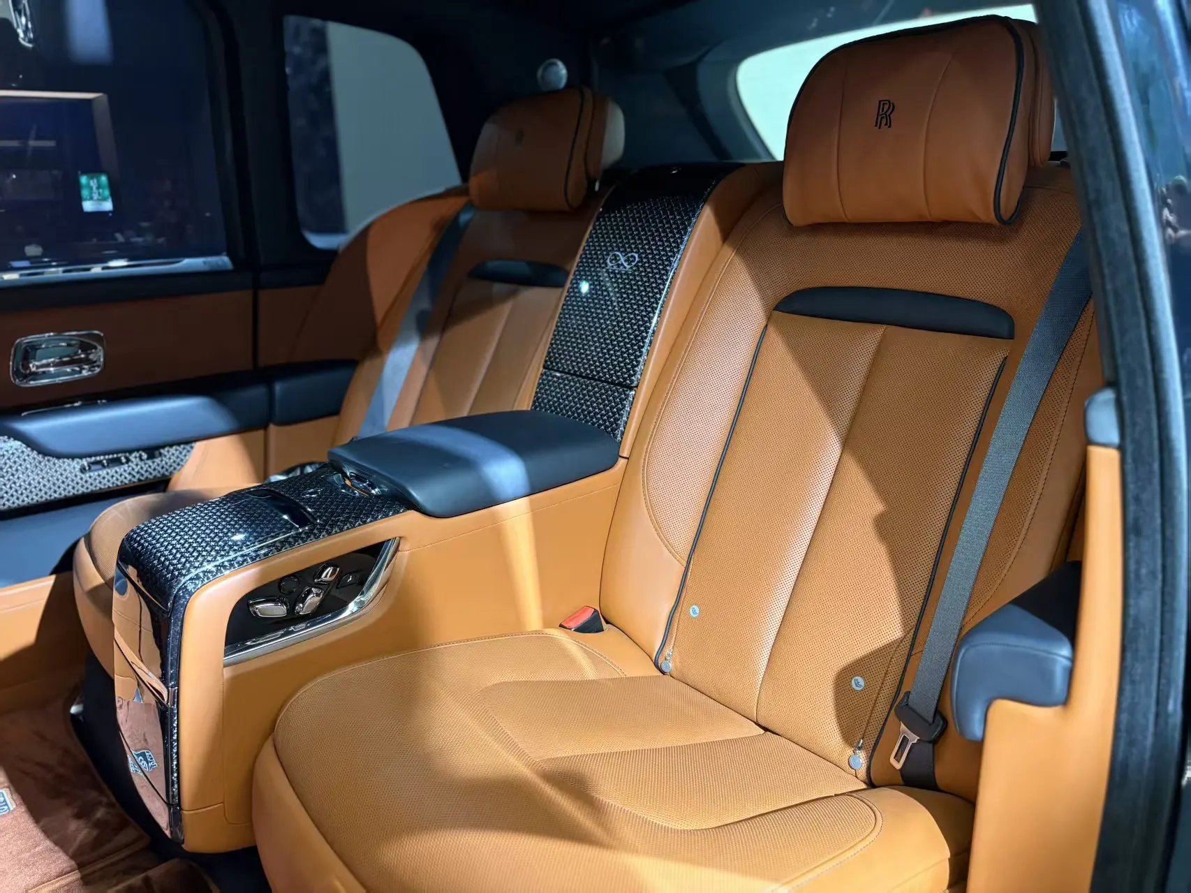 Rolls-Royce Cullinan, 2020 10