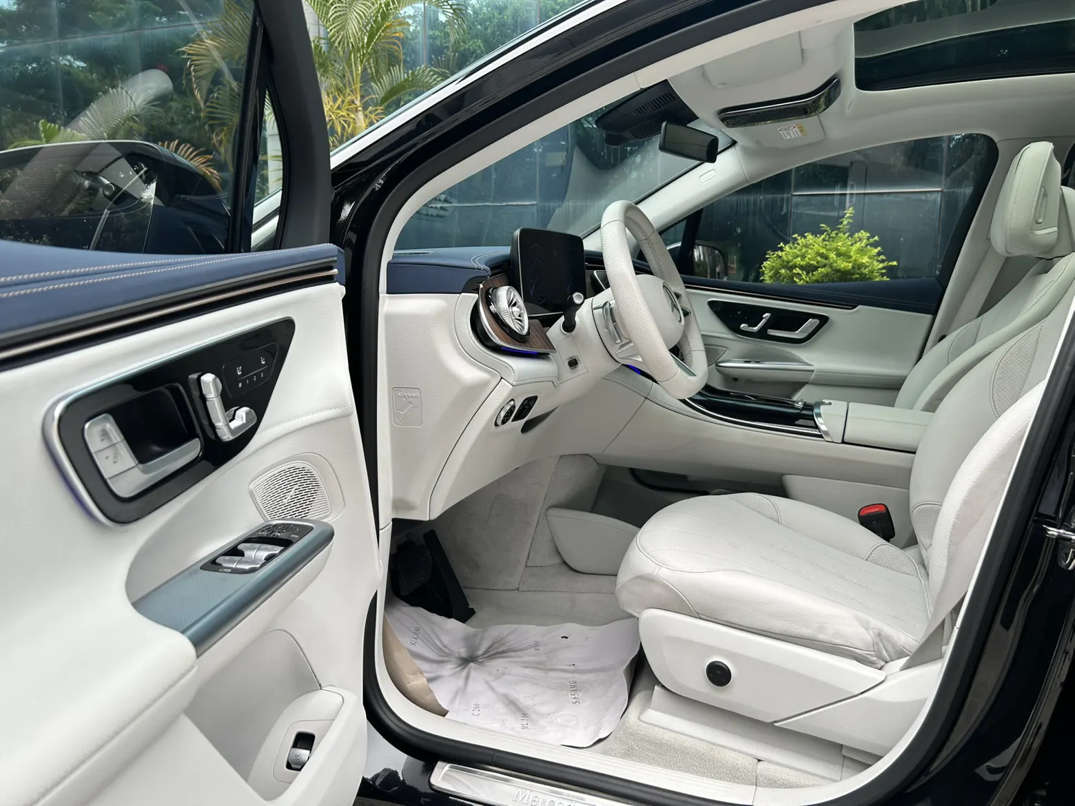 Mercedes-Benz EQE, 2023 16