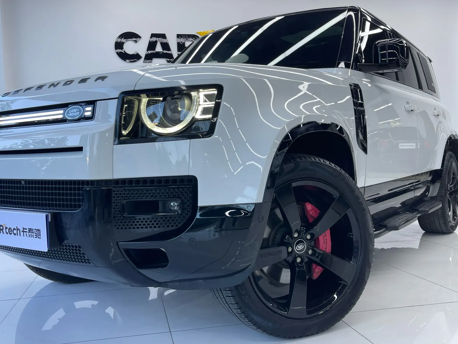 Land Rover Defender, 2024 9