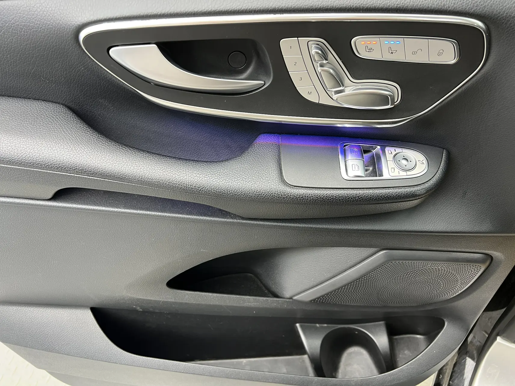 Mercedes-Benz V, 2021 20